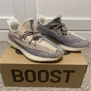 Yeezy Ash Pearl 350 V2